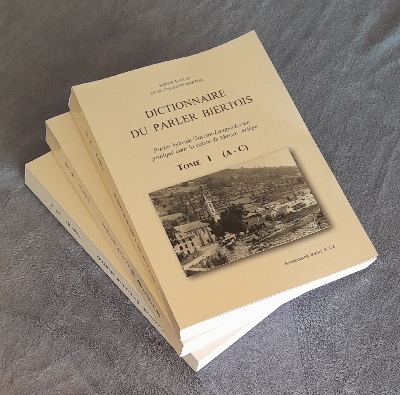 Les trois tomes de la quatrième édition du ’Dictionnaire du parler biertois’